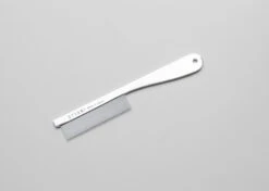 Utsumi Face Comb With Handle 16.2cm